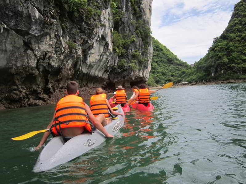 Legacy Cruise Hotel Ha Long Exterior photo